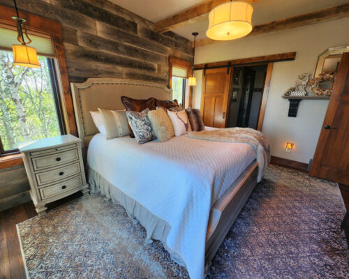 Deadwood Rentals Executive Lodge Bed